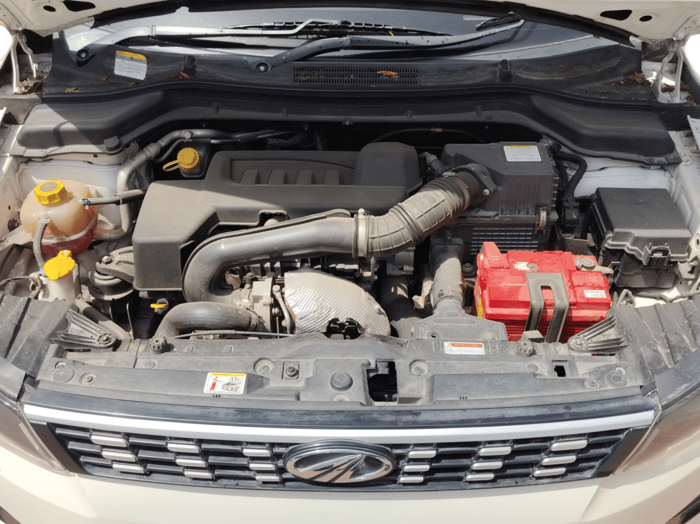 2019 Mahindra XUV300 W6 1.5 DIESEL AMT, Diesel, Automatic, 43,474 km, Open Bonnet