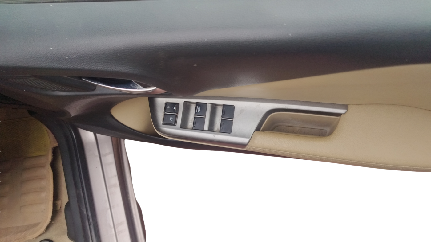 2015 Honda City 1.5L I-VTEC VX CVT, Petrol, Automatic, 28,631 km, Driver Side Door Panel Controls