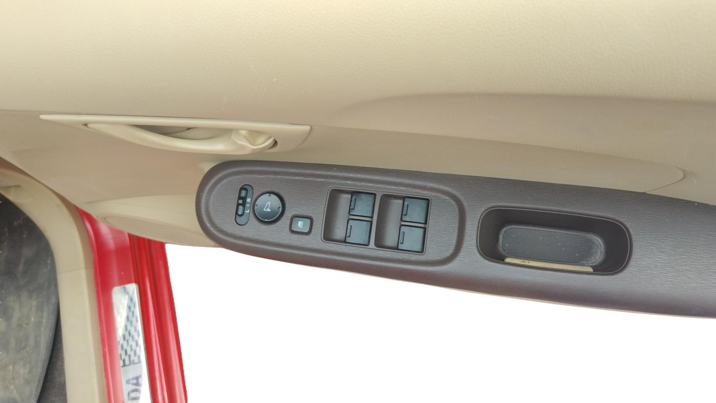 2013 Honda Brio S MT, Petrol, Manual, 44,560 km, Driver Side Door Panel Controls