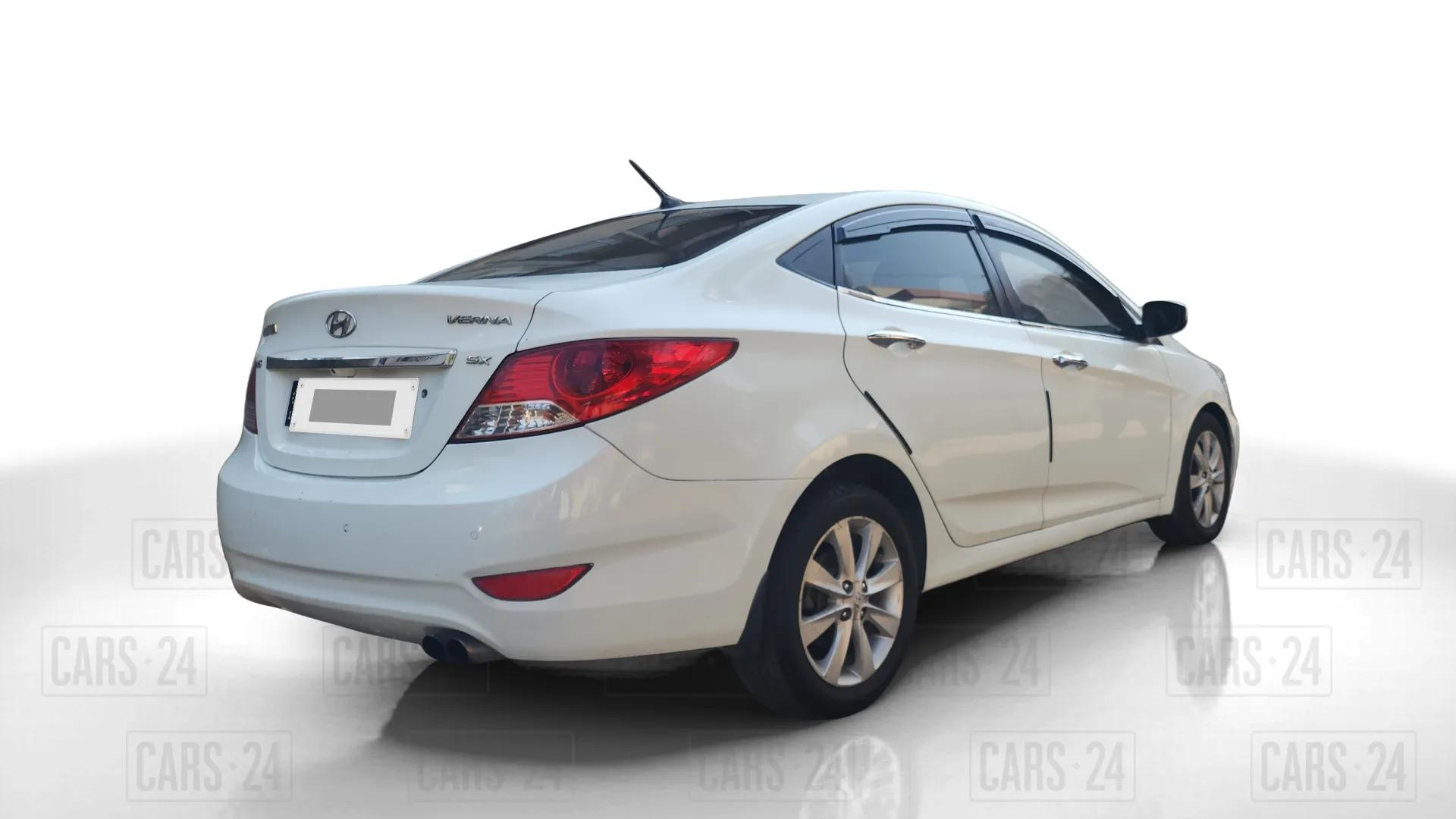 2012 Hyundai Verna FLUIDIC 1.6 CRDI SX, Diesel, Manual, 73,000 km, Right Back Diagonal