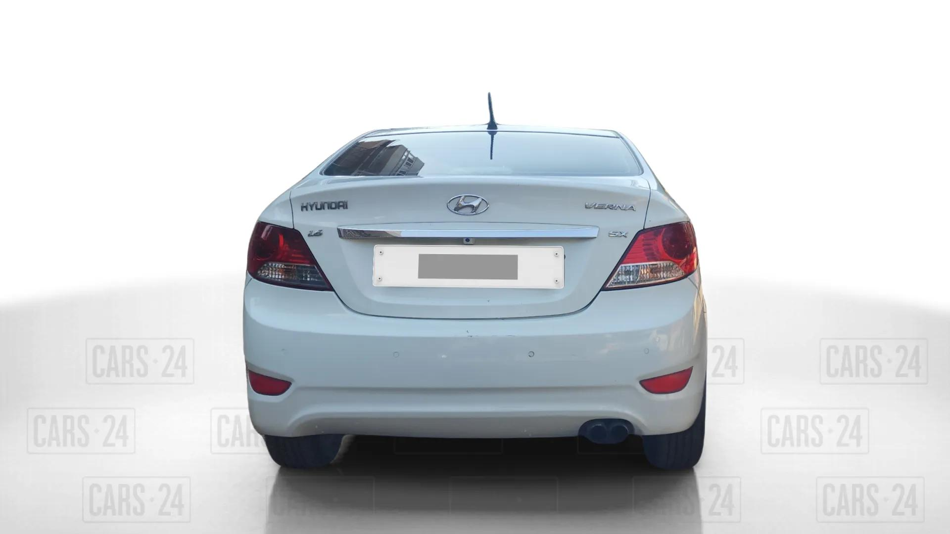 2012 Hyundai Verna FLUIDIC 1.6 CRDI SX, Diesel, Manual, 73,000 km, Back/Rear