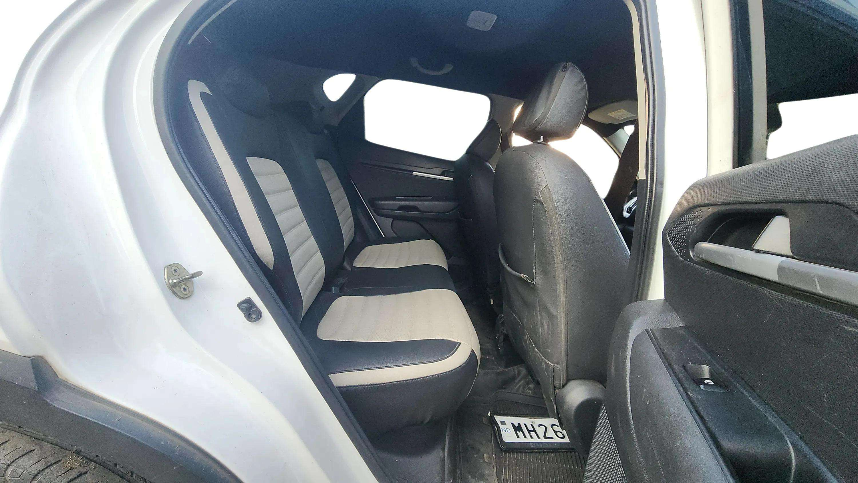 2021 KIA SONET HTK PLUS 1.5, Diesel, Manual, 39,000 km, Right Side Rear Door Cabin