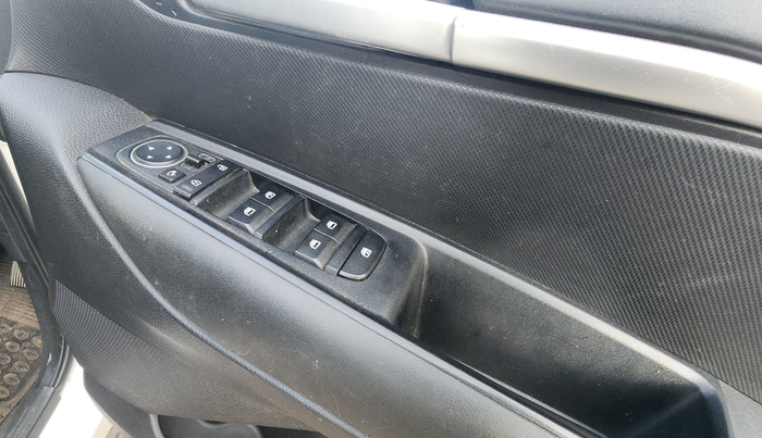 2021 KIA SONET HTK PLUS 1.5, Diesel, Manual, 39,000 km, Driver Side Door Panel Controls