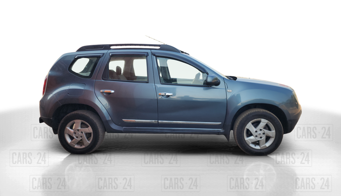 2013 Renault Duster 85 PS RXL DIESEL, Diesel, Manual, 87,000 km, Right Side View