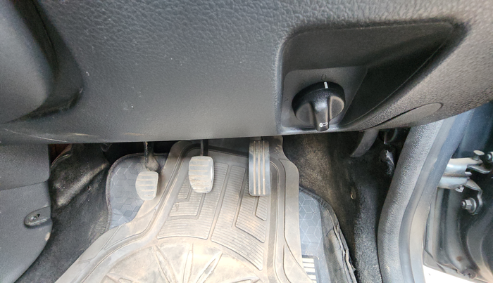 2013 Renault Duster 85 PS RXL DIESEL, Diesel, Manual, 87,000 km, Pedals