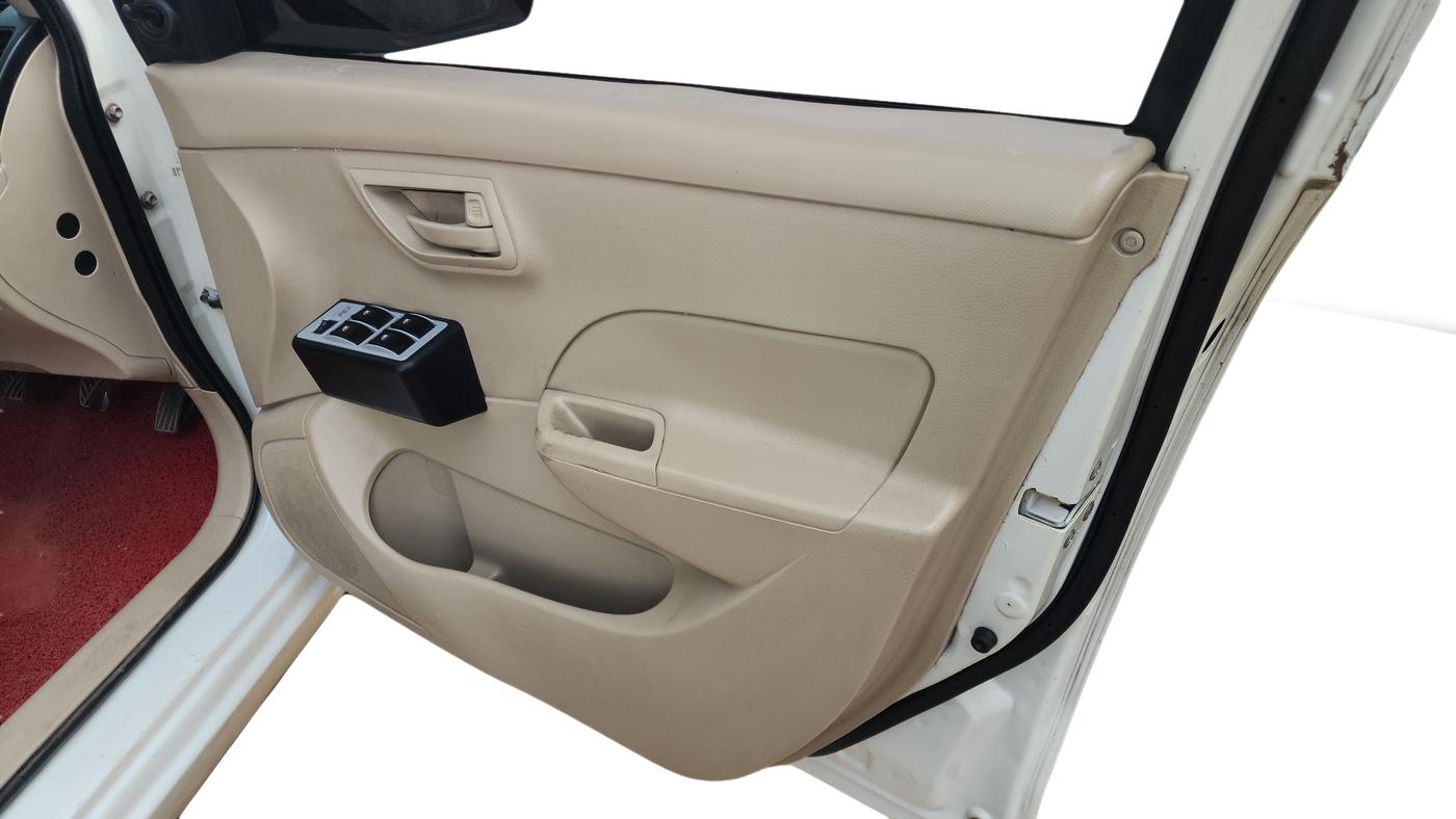 2013 Maruti Swift Dzire LDI, Diesel, Manual, 86,396 km, Driver Side Door Panel Controls