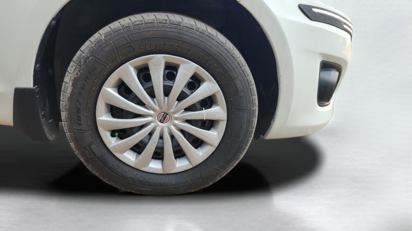 2013 Maruti Swift Dzire LDI, Diesel, Manual, 86,396 km, Right Front Wheel