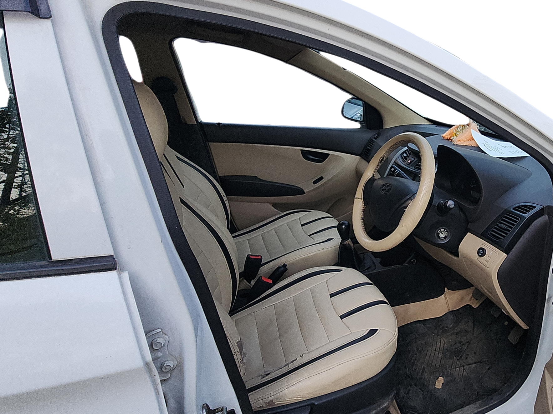 2017 Hyundai Eon ERA + SE, Petrol, Manual, 1,07,754 km, Right Side Front Door Cabin