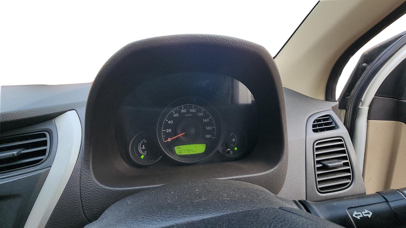 2017 Hyundai Eon ERA + SE, Petrol, Manual, 1,07,754 km, Odometer Image