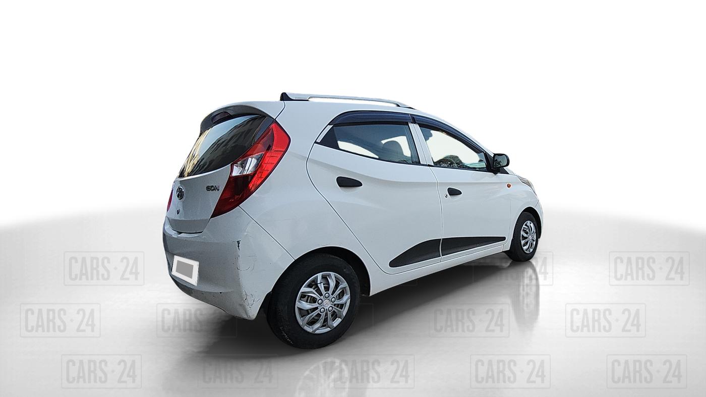 2017 Hyundai Eon ERA + SE, Petrol, Manual, 1,07,754 km, Right Back Diagonal