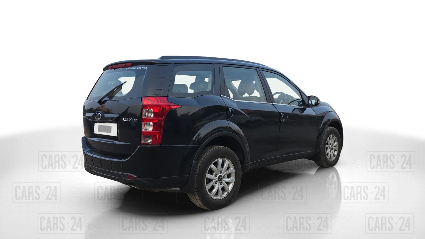 2015 Mahindra XUV500 W10, Diesel, Manual, 1,16,408 km, Right Back Diagonal