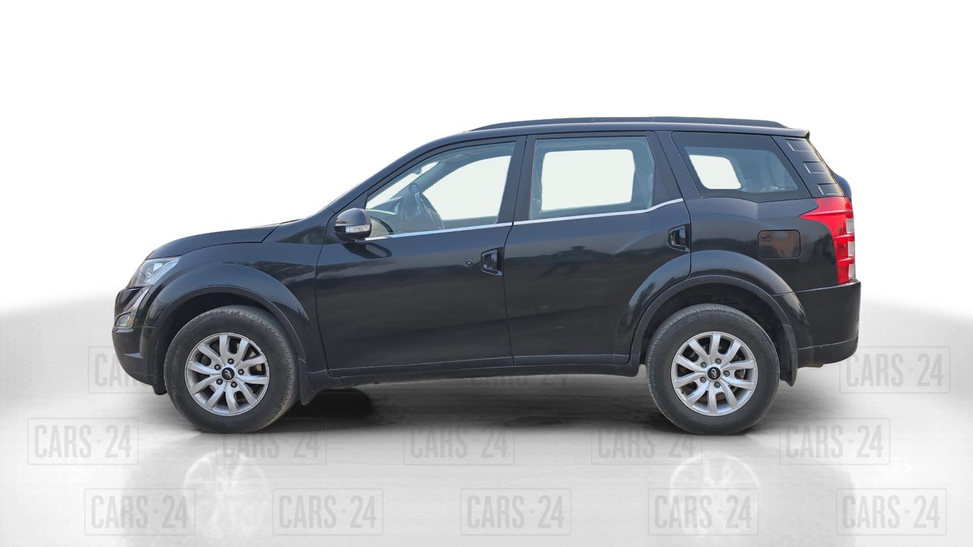 2015 Mahindra XUV500 W10, Diesel, Manual, 1,16,408 km, Left Side
