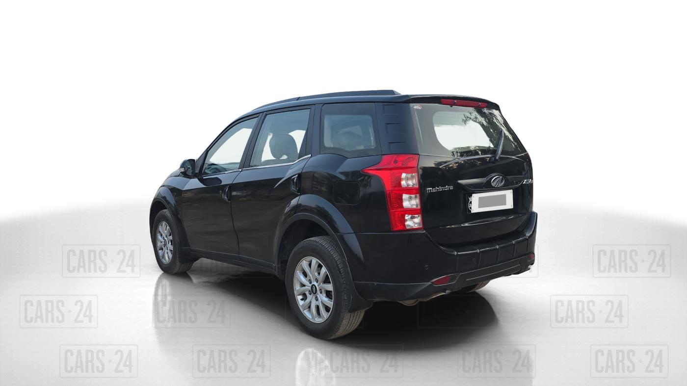2015 Mahindra XUV500 W10, Diesel, Manual, 1,16,408 km, Left Back Diagonal