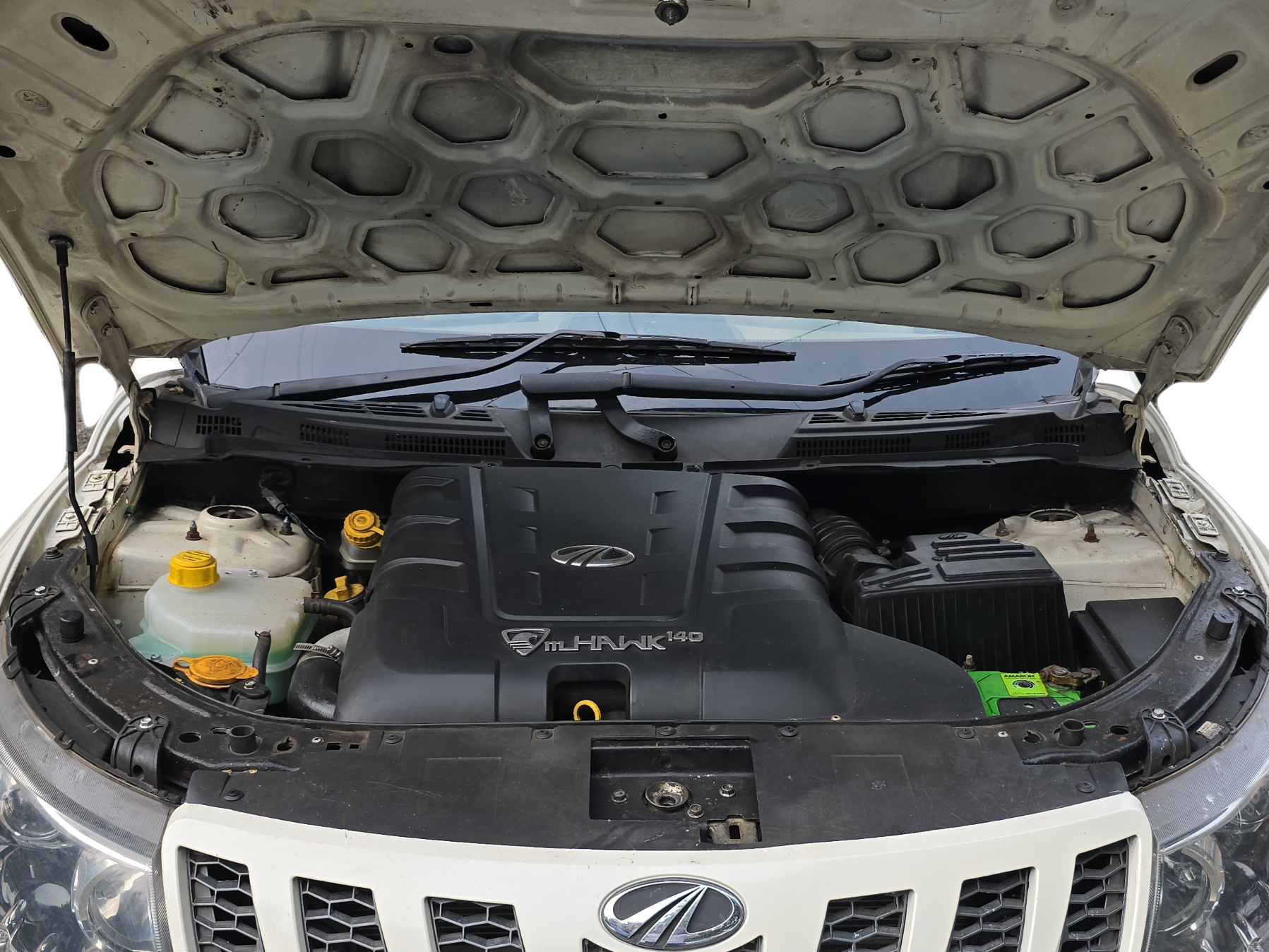 2013 Mahindra XUV500 W8, Diesel, Manual, 73,227 km, Open Bonnet