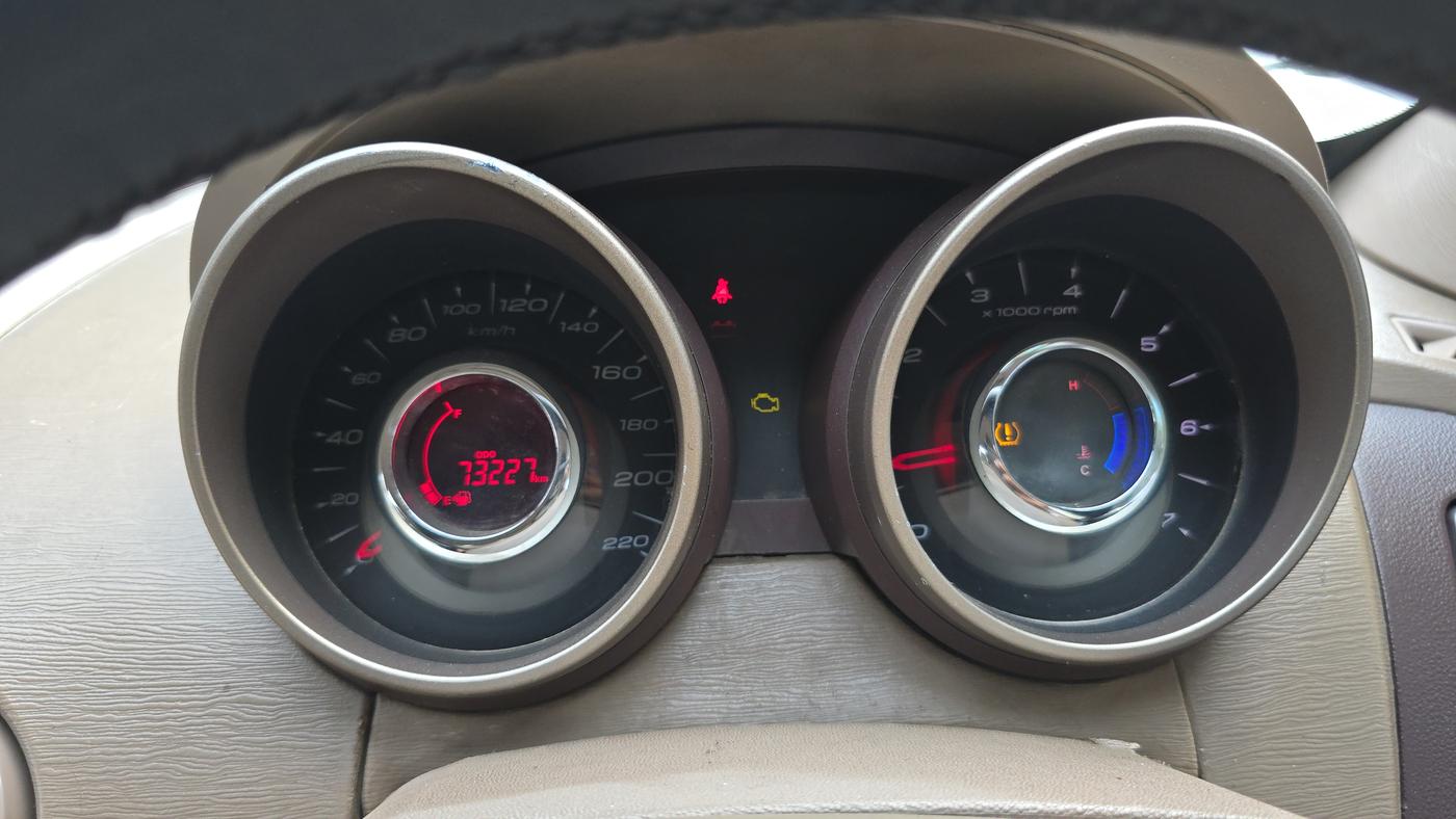 2013 Mahindra XUV500 W8, Diesel, Manual, 73,227 km, Odometer Image