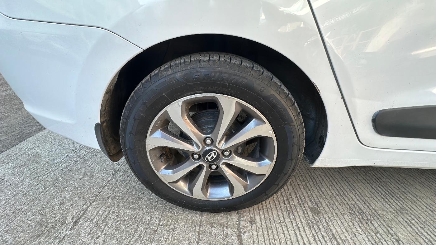 2015 Hyundai Xcent SX 1.2 (O), Petrol, Manual, 86,000 km, Right Rear Wheel