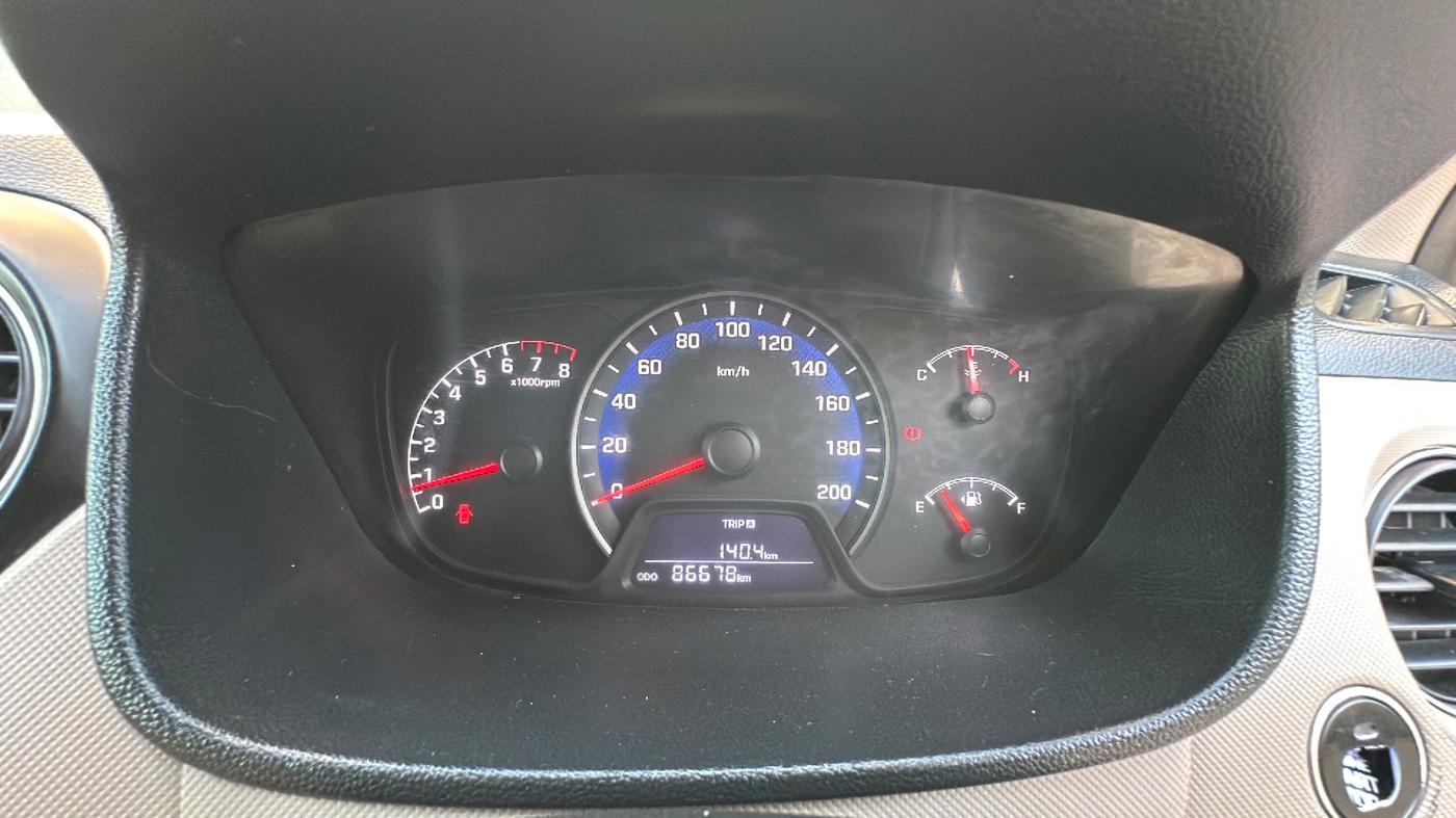 2015 Hyundai Xcent SX 1.2 (O), Petrol, Manual, 86,000 km, Odometer Image