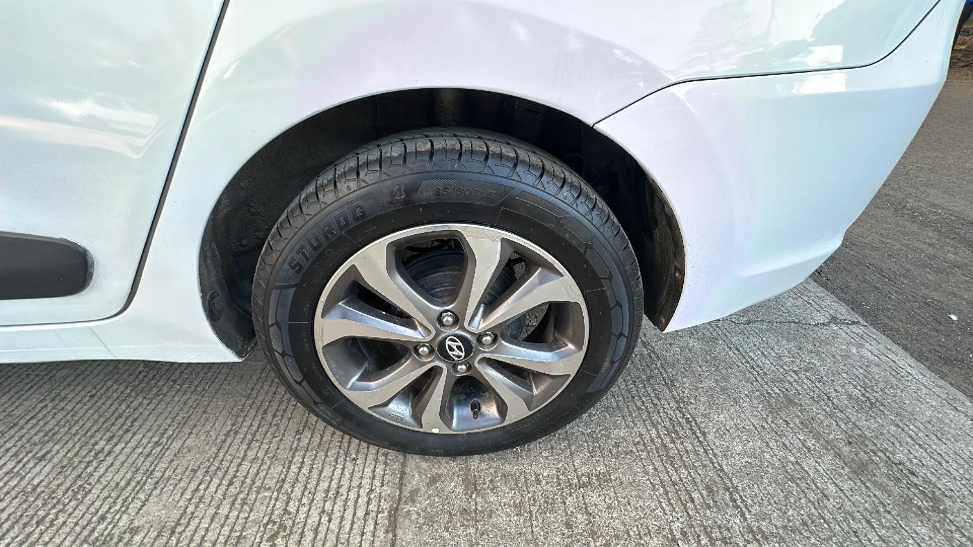 2015 Hyundai Xcent SX 1.2 (O), Petrol, Manual, 86,000 km, Left Rear Wheel