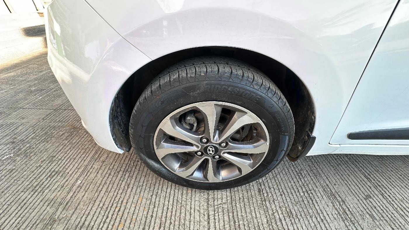 2015 Hyundai Xcent SX 1.2 (O), Petrol, Manual, 86,000 km, Left Front Wheel