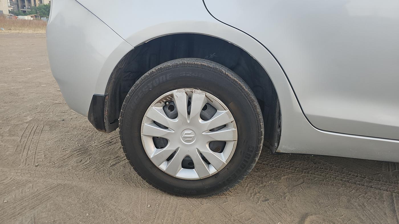 2014 Maruti Swift Dzire VDI, Diesel, Manual, 50,847 km, Right Rear Wheel
