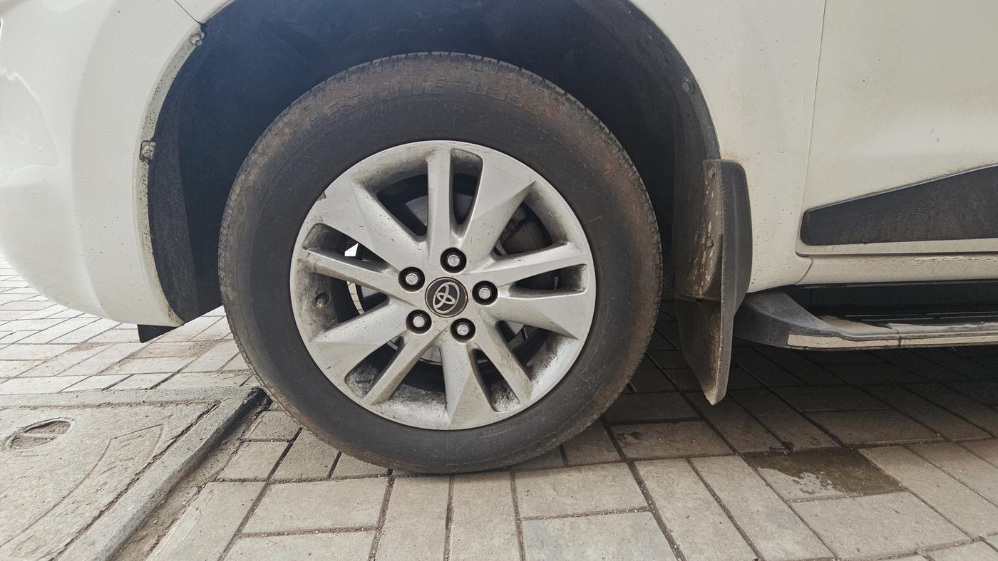 2016 Toyota Innova Crysta 2.4 G 7 STR, Diesel, Manual, 1,11,182 km, Left Front Wheel