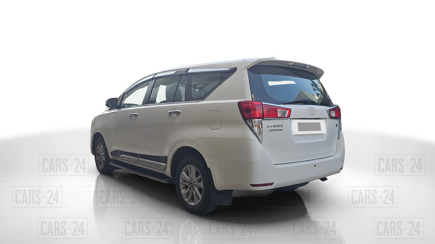 2016 Toyota Innova Crysta 2.4 G 7 STR, Diesel, Manual, 1,11,182 km, Left Back Diagonal