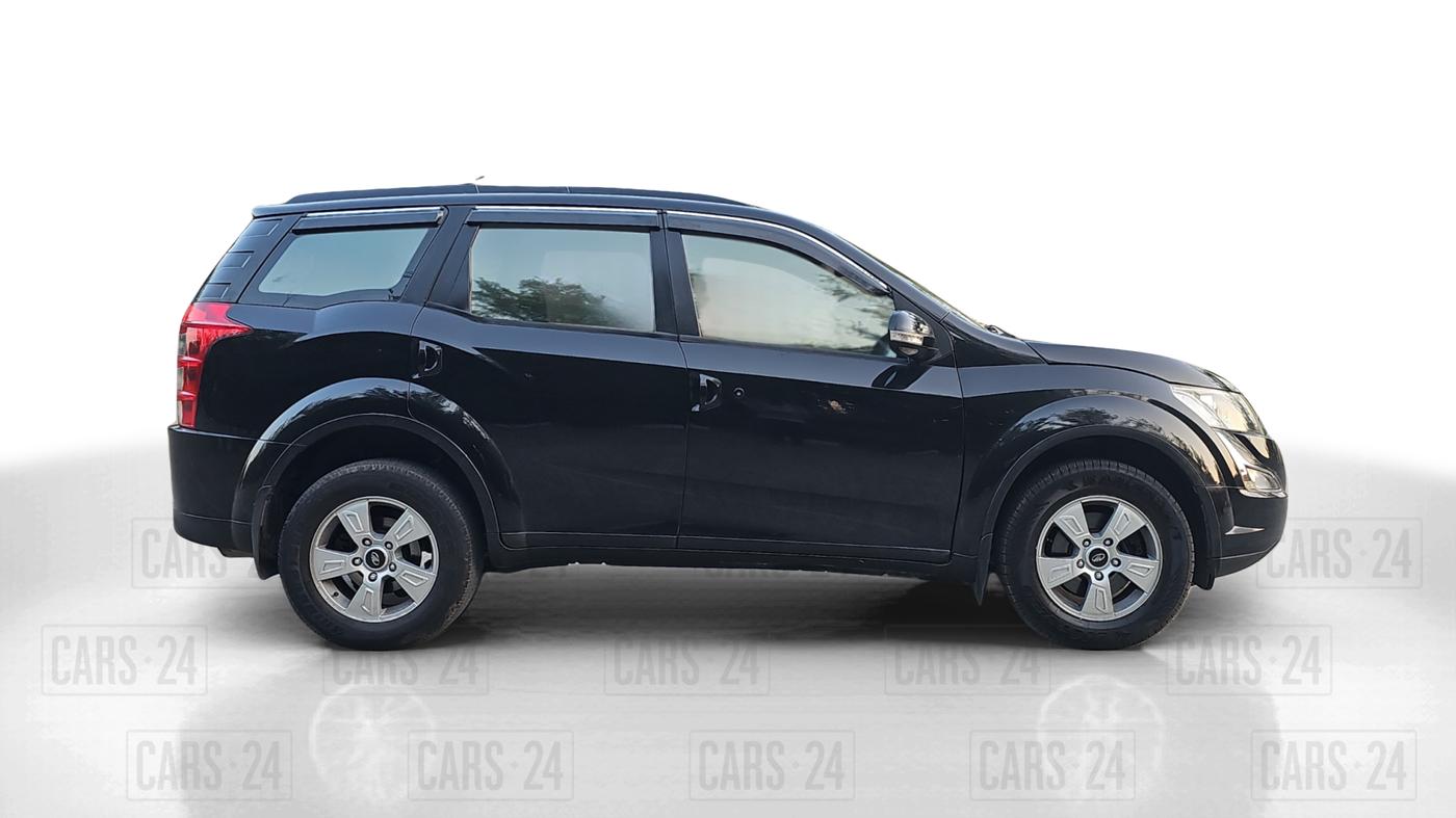 2012 Mahindra XUV500 W6, Diesel, Manual, 1,05,235 km, Right Side View
