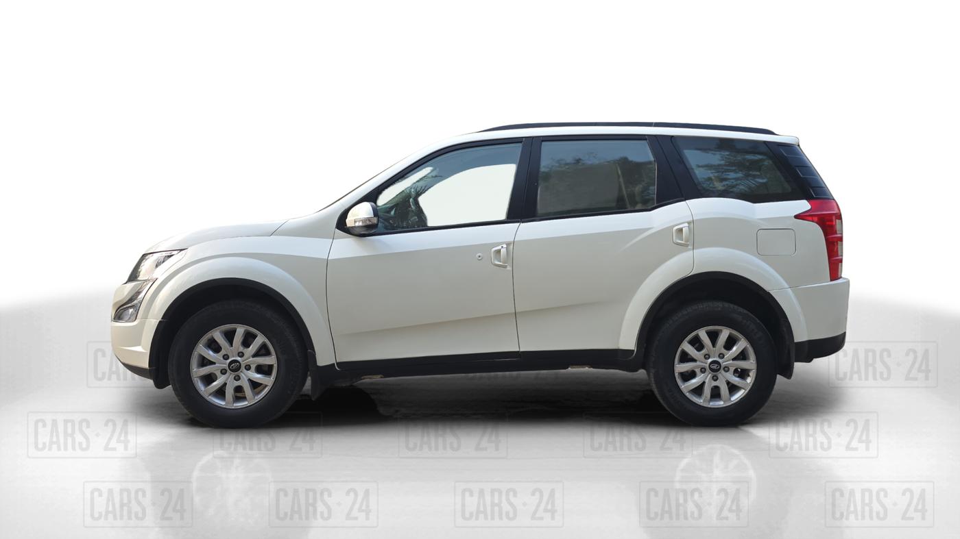 2017 Mahindra XUV500 W8 AT 1.99, Diesel, Automatic, 90,807 km, Left Side