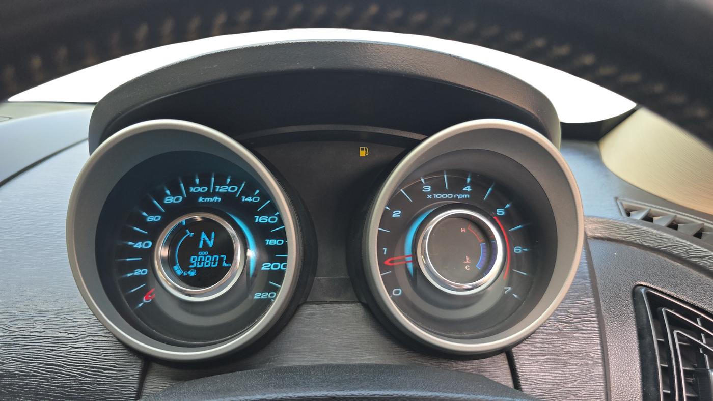 2017 Mahindra XUV500 W8 AT 1.99, Diesel, Automatic, 90,807 km, Odometer Image