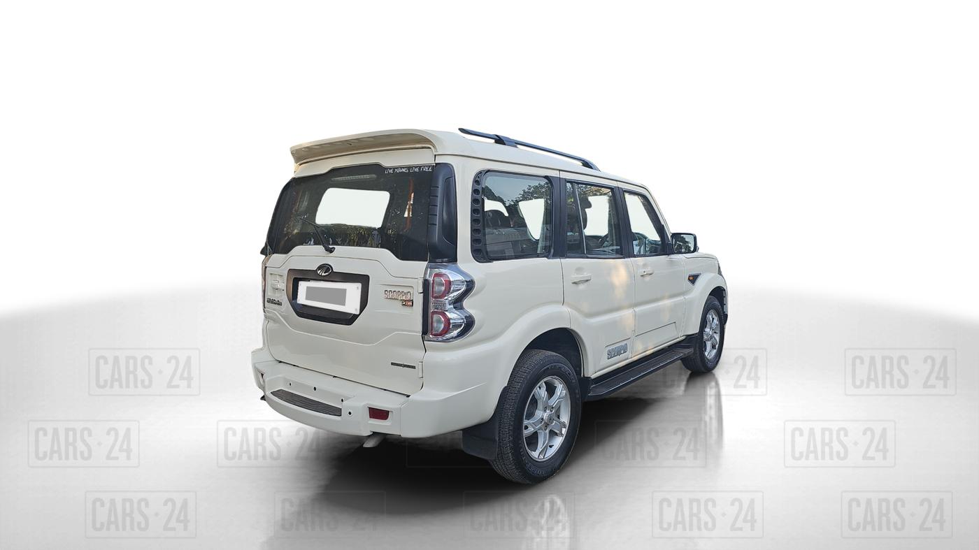 2016 Mahindra Scorpio S10 2WD INTELLI-HYBRID, Diesel, Manual, 65,634 km, Right Back Diagonal