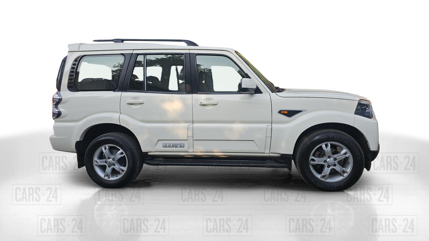 2016 Mahindra Scorpio S10 2WD INTELLI-HYBRID, Diesel, Manual, 65,634 km, Right Side View