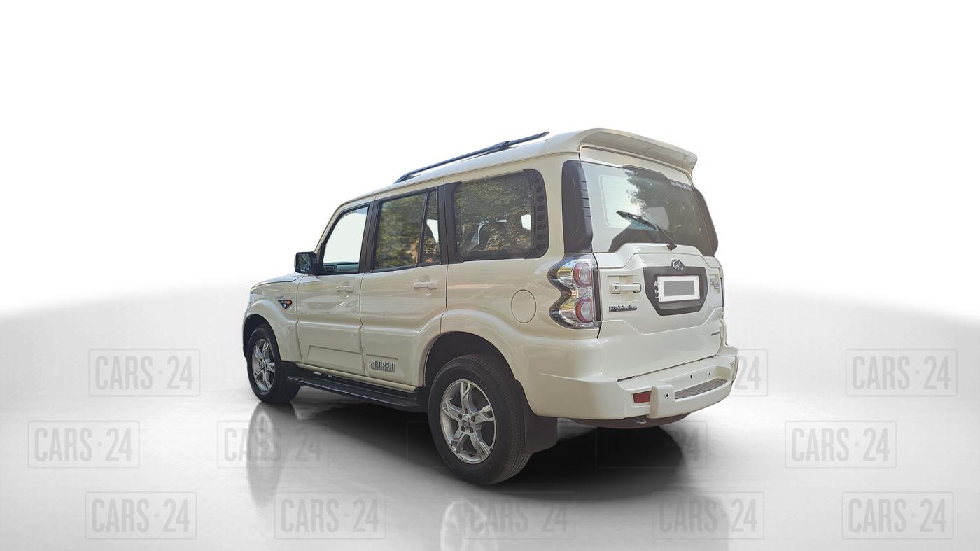 2016 Mahindra Scorpio S10 2WD INTELLI-HYBRID, Diesel, Manual, 65,634 km, Left Back Diagonal