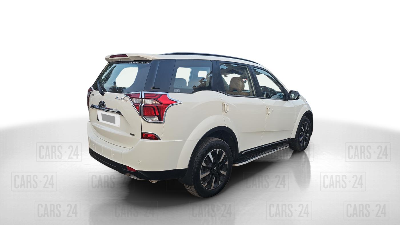 2018 Mahindra XUV500 W11(O), Diesel, Manual, 1,05,688 km, Right Back Diagonal