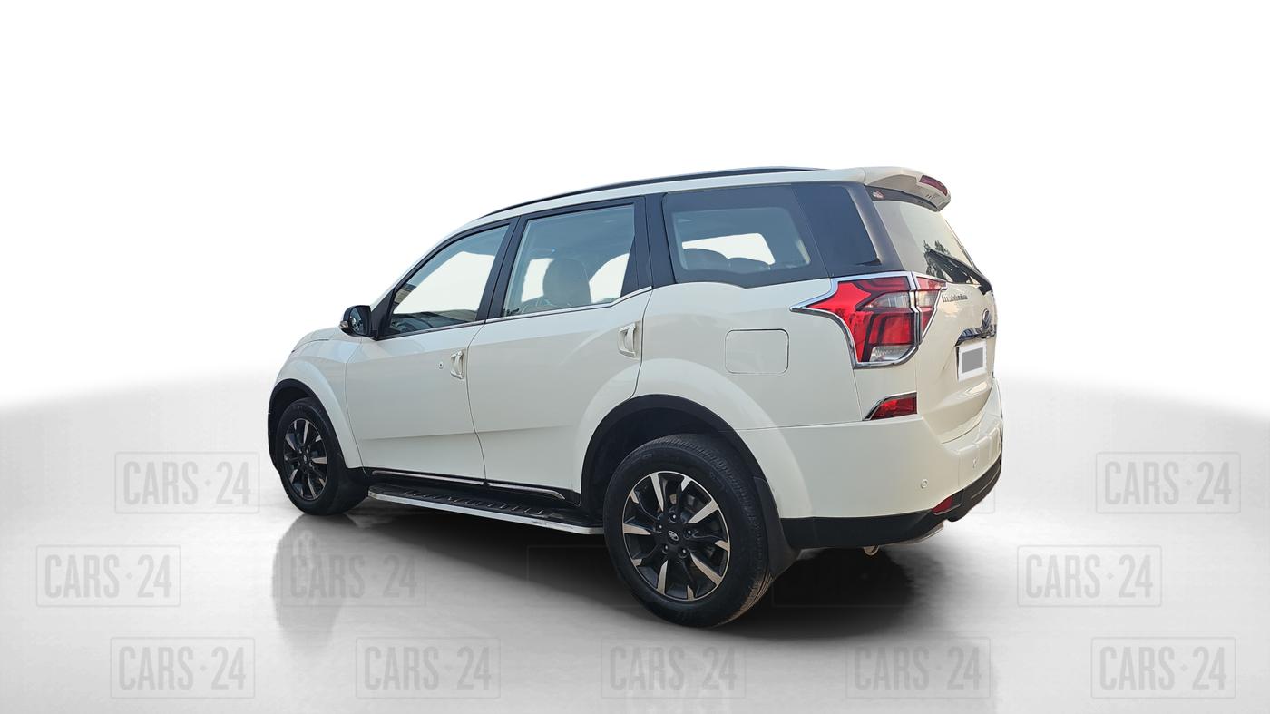 2018 Mahindra XUV500 W11(O), Diesel, Manual, 1,05,688 km, Left Back Diagonal