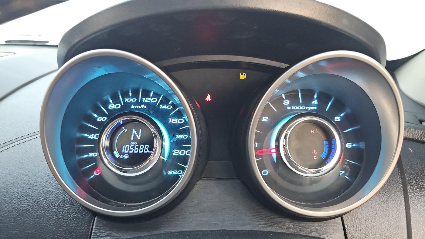 2018 Mahindra XUV500 W11(O), Diesel, Manual, 1,05,688 km, Odometer Image