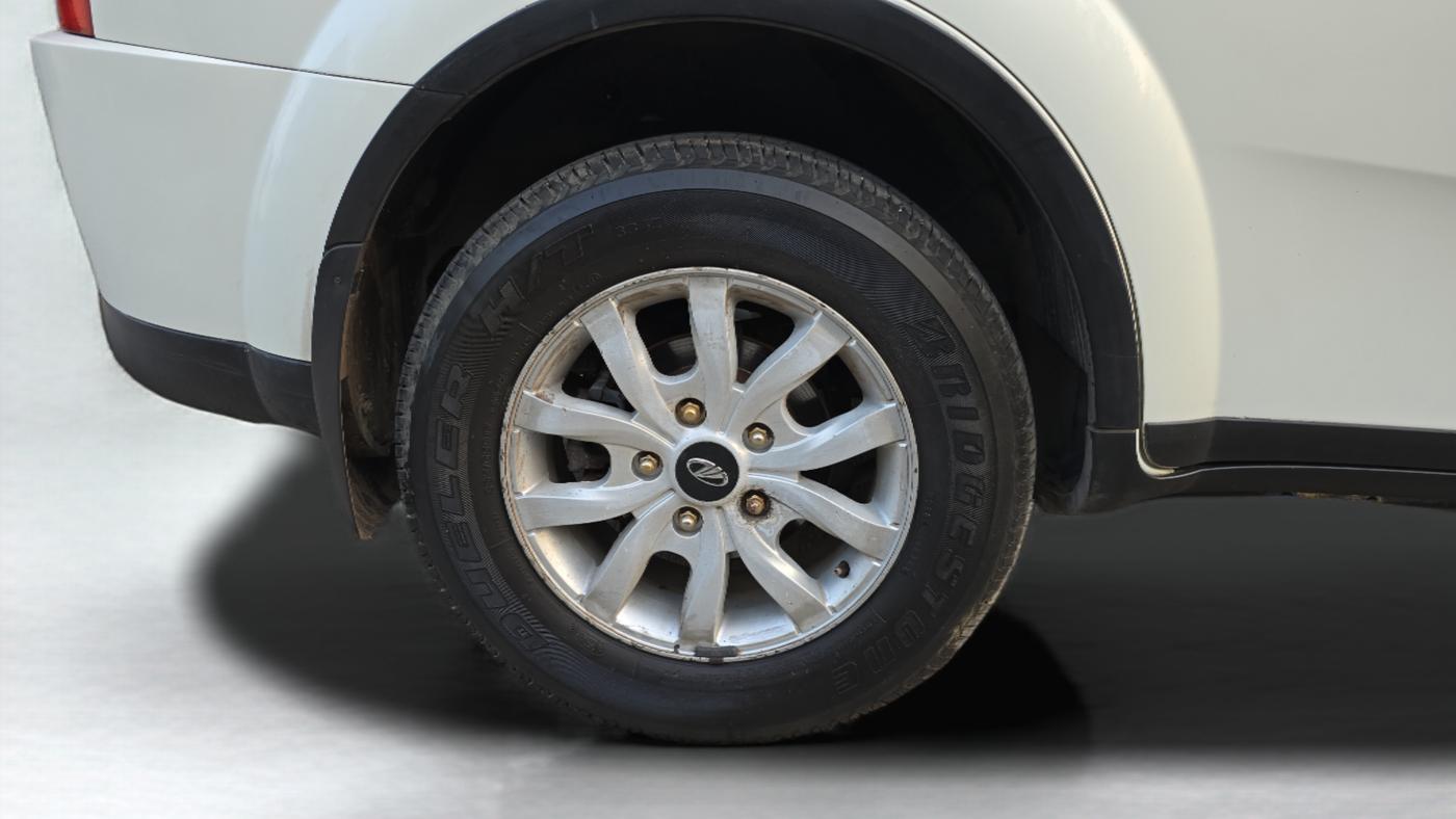 2015 Mahindra XUV500 W10, Diesel, Manual, 97,253 km, Right Rear Wheel