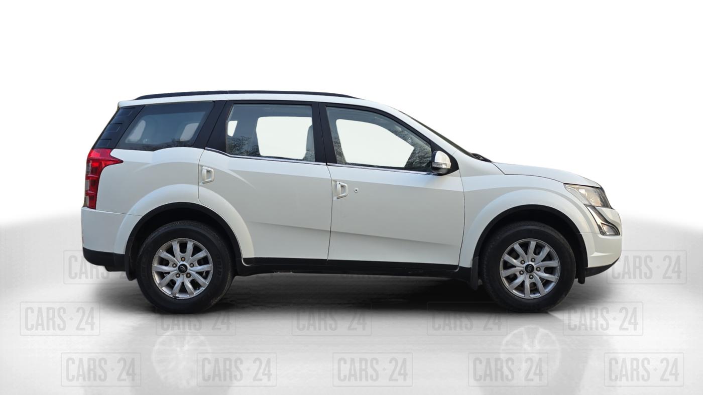 2015 Mahindra XUV500 W10, Diesel, Manual, 97,253 km, Right Side View
