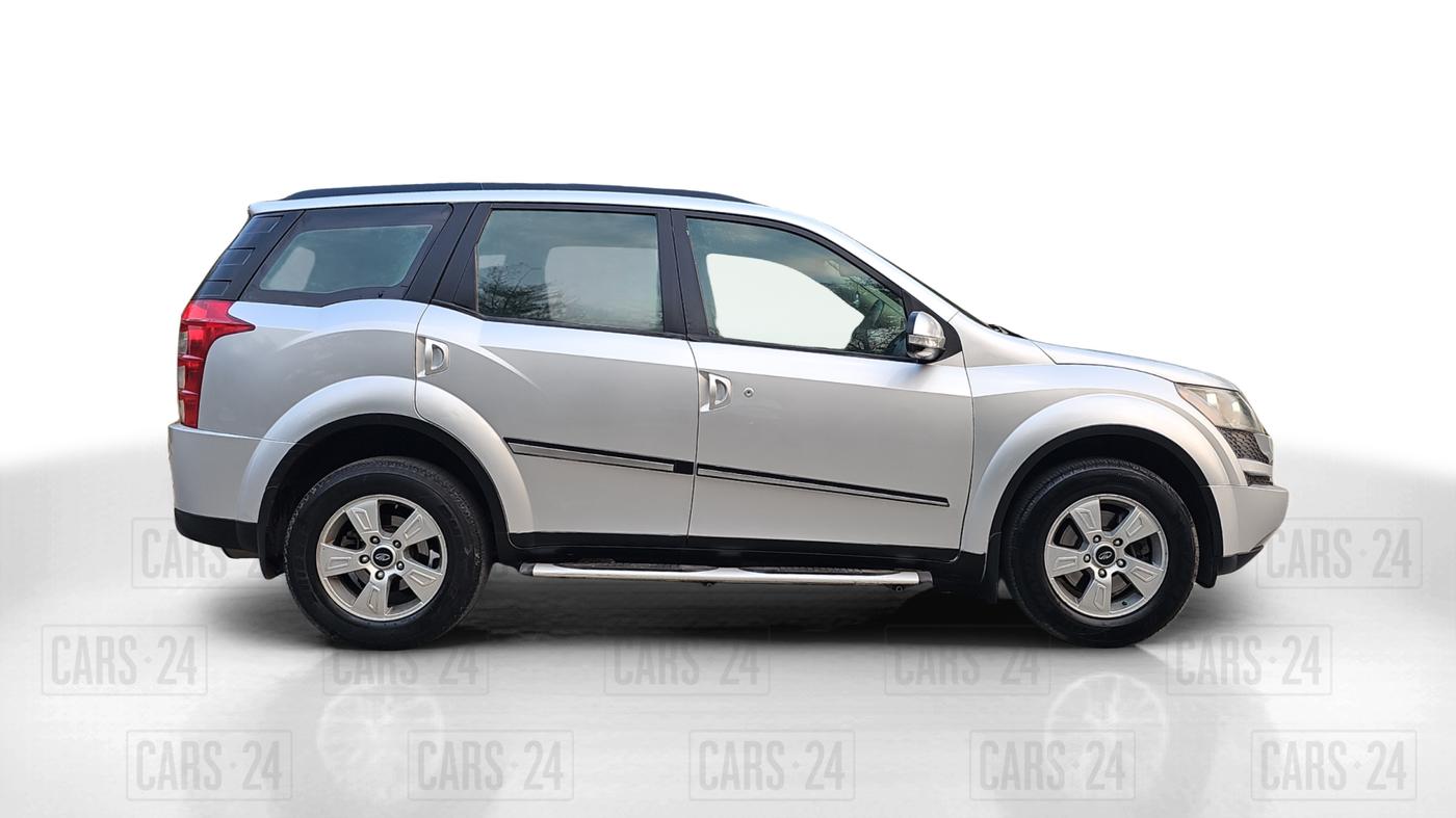 2012 Mahindra XUV500 W8, Diesel, Manual, 1,02,136 km, Right Side View