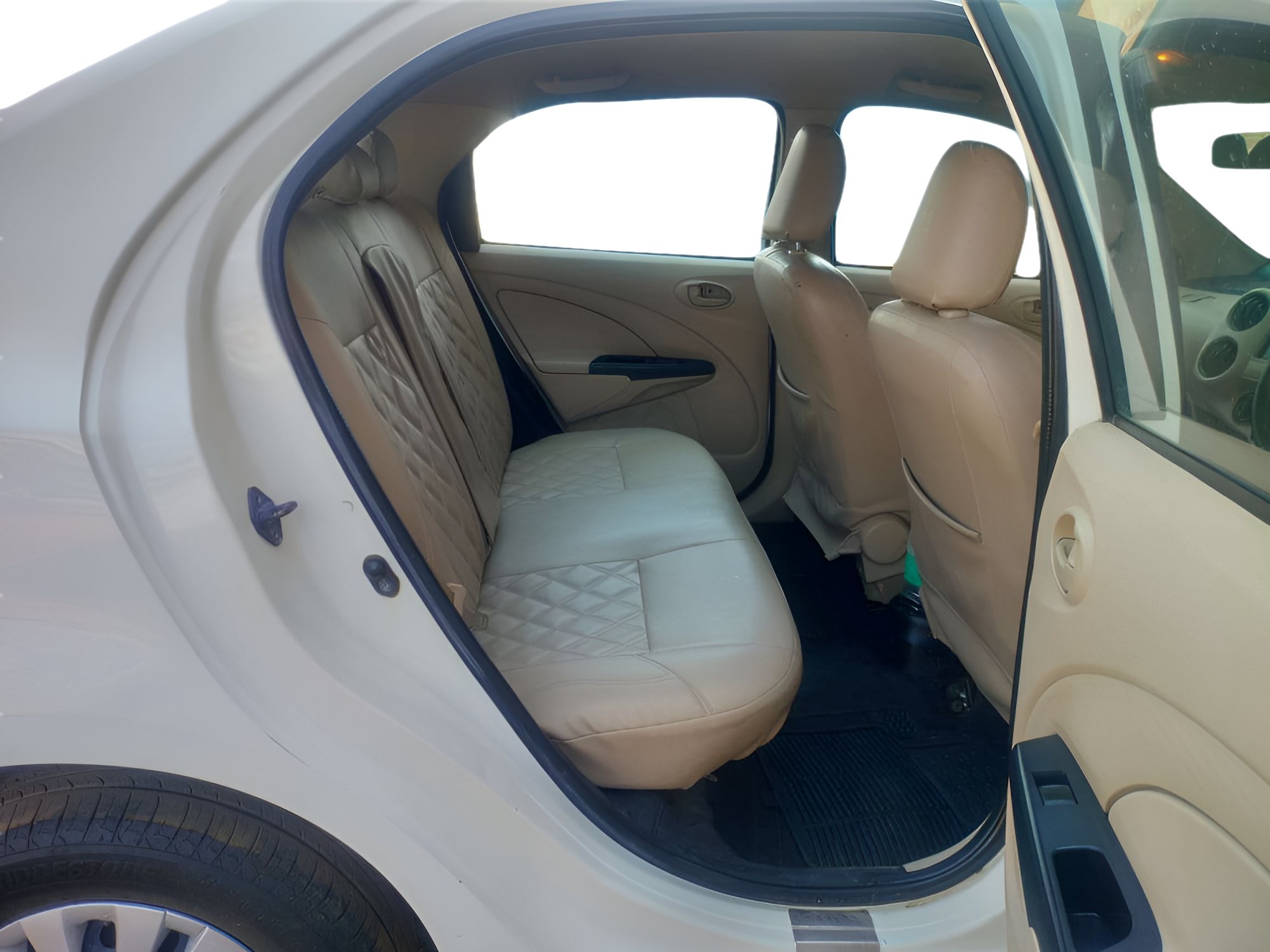 2017 Toyota Etios GD, Diesel, Manual, 83,256 km, Right Side Rear Door Cabin