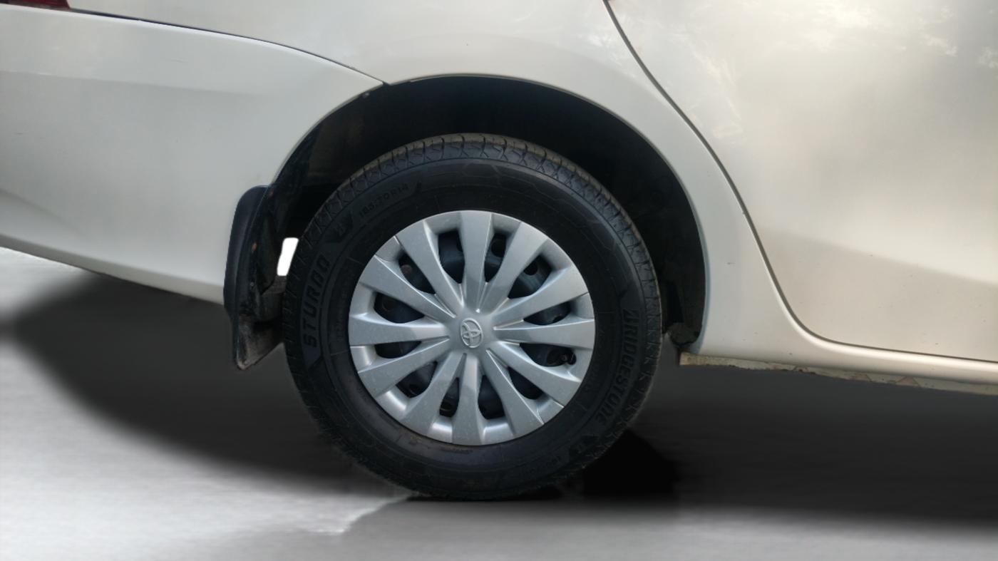 2017 Toyota Etios GD, Diesel, Manual, 83,256 km, Right Rear Wheel