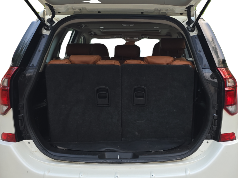 2019 Mahindra XUV500 W9, Diesel, Manual, 73,822 km, Boot Inside