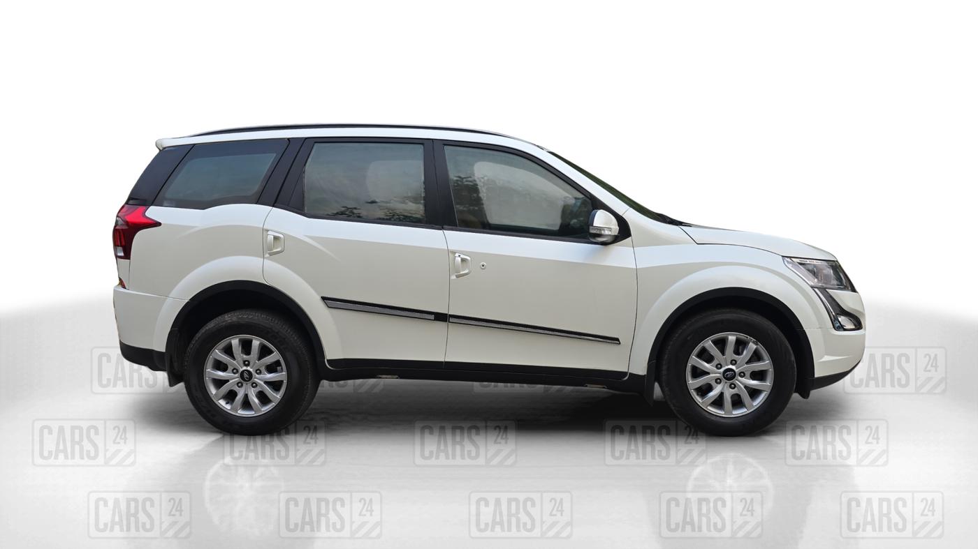2019 Mahindra XUV500 W9, Diesel, Manual, 73,822 km, Right Side View