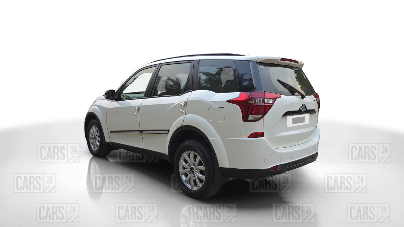 2019 Mahindra XUV500 W9, Diesel, Manual, 73,822 km, Left Back Diagonal
