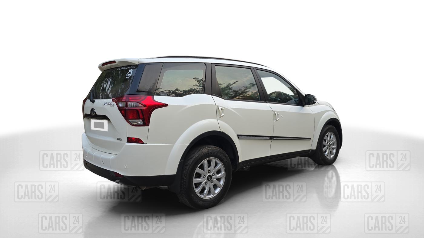 2019 Mahindra XUV500 W9, Diesel, Manual, 73,822 km, Right Back Diagonal