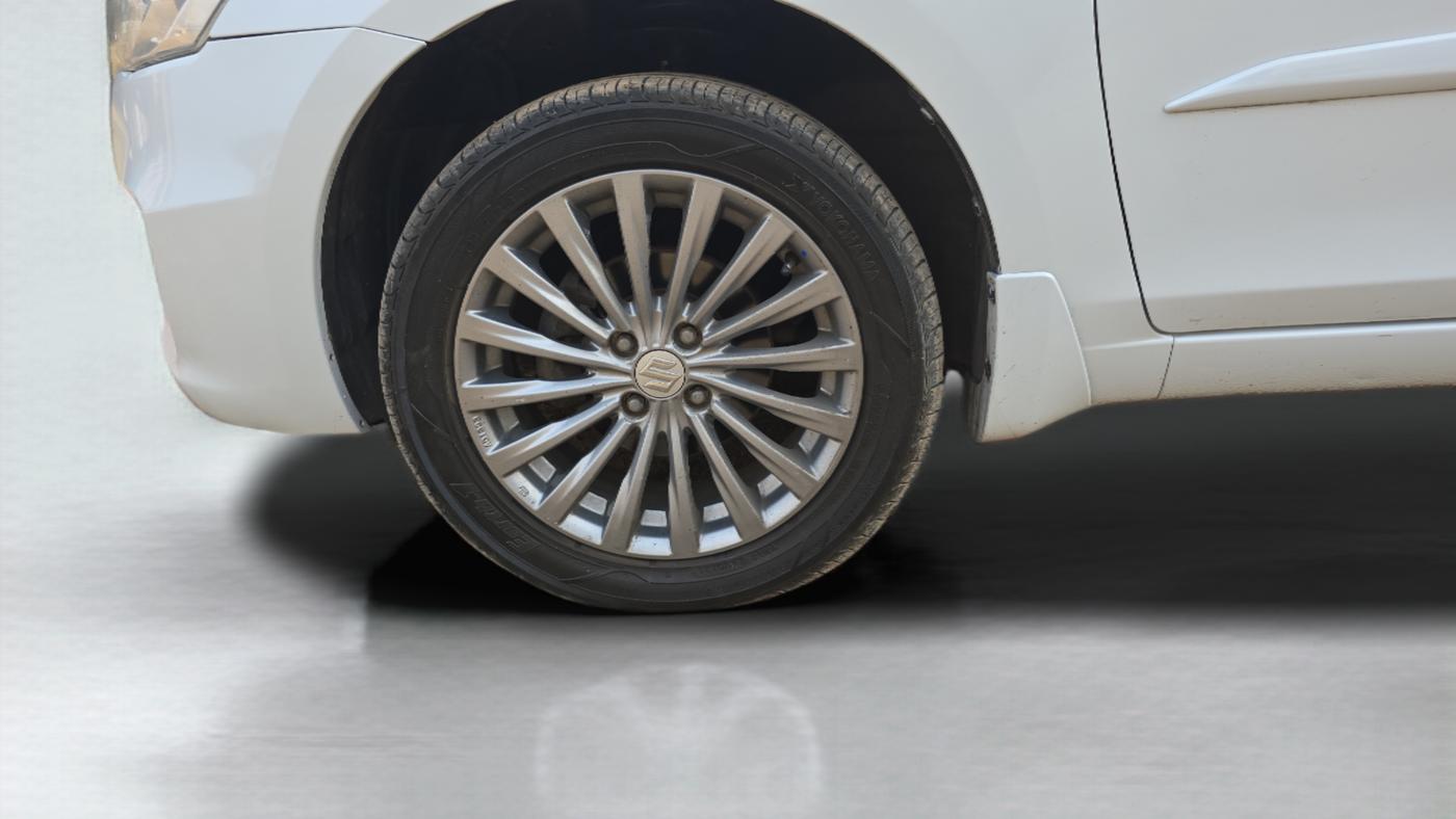 2015 Maruti Ciaz ZDI+ SHVS, Diesel, Manual, 96,224 km, Left Front Wheel