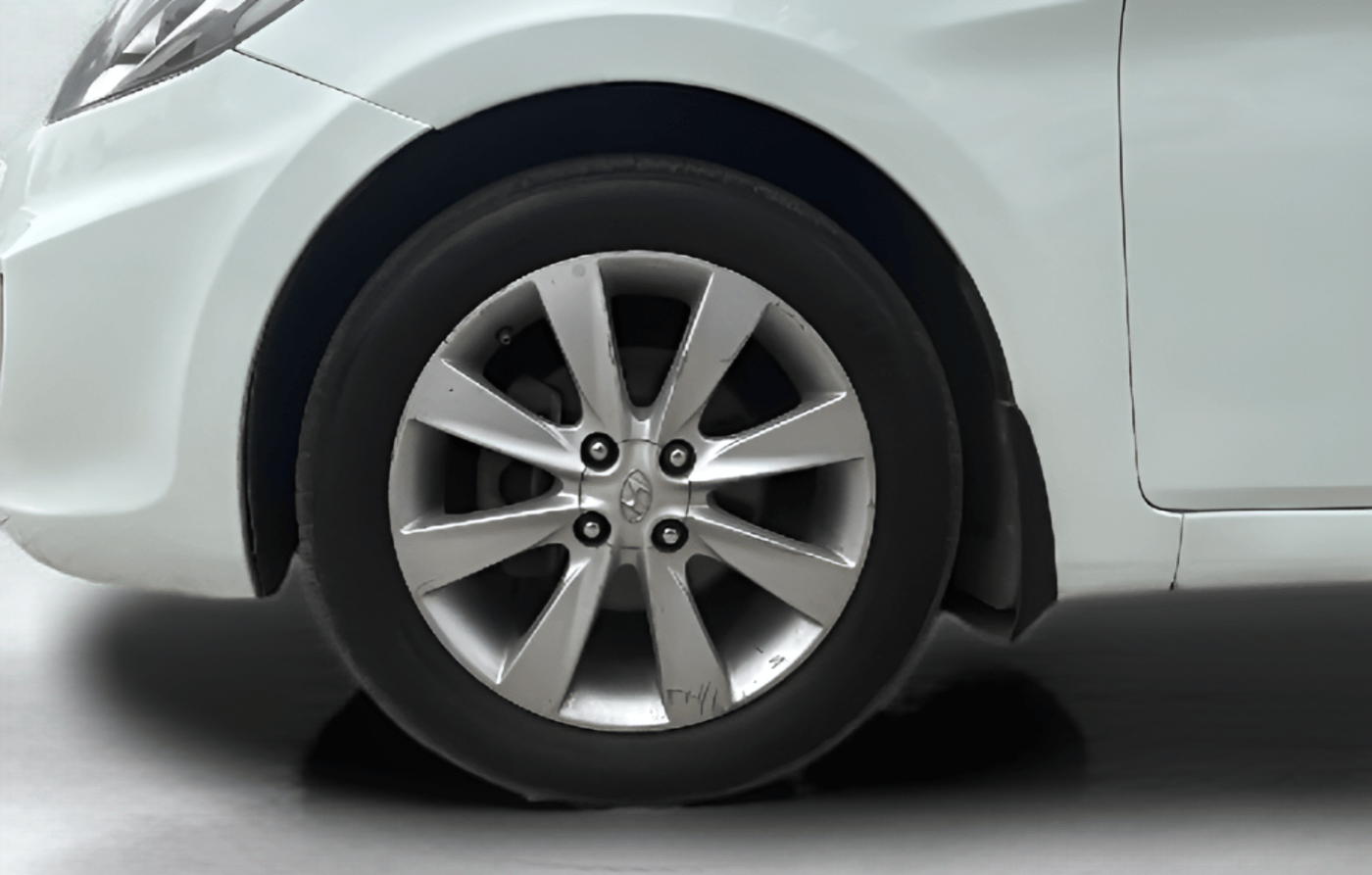 2012 Hyundai Verna FLUIDIC 1.6 CRDI SX, Diesel, Manual, 50,181 km, Left Front Wheel