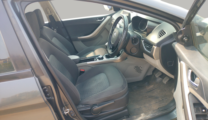 2019 Tata NEXON XZ PLUS DIESEL, Diesel, Manual, 96,363 km, Right Side Front Door Cabin