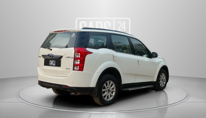 2017 Mahindra XUV500 W10 AWD AT, Diesel, Automatic, 1,03,340 km, Right Back Diagonal