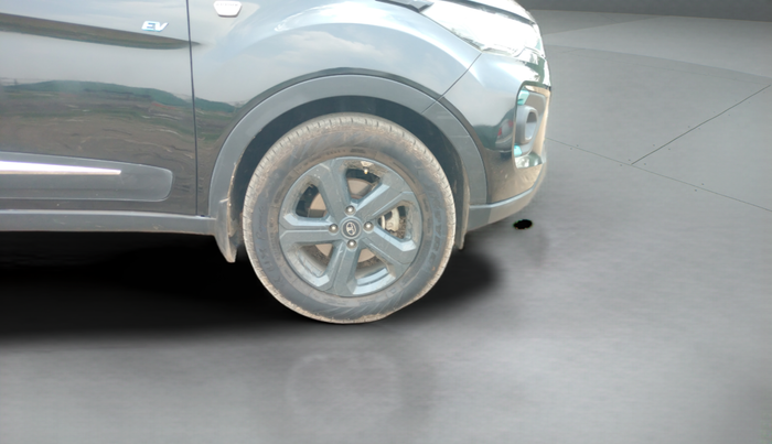 2022 Tata NEXON EV XZ PLUS LUX DARK EDITION, Electric, Automatic, 53,700 km, Right Front Wheel