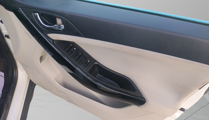 2022 Tata NEXON EV XZ PLUS, Electric, Automatic, 56,947 km, Driver Side Door Panel Controls